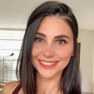 Meet your Posher, Iara